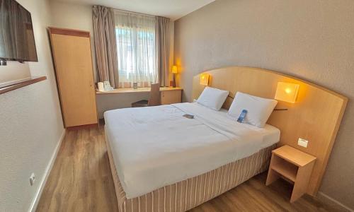Kyriad Hotel Montpellier Centre Antigone - photo 1